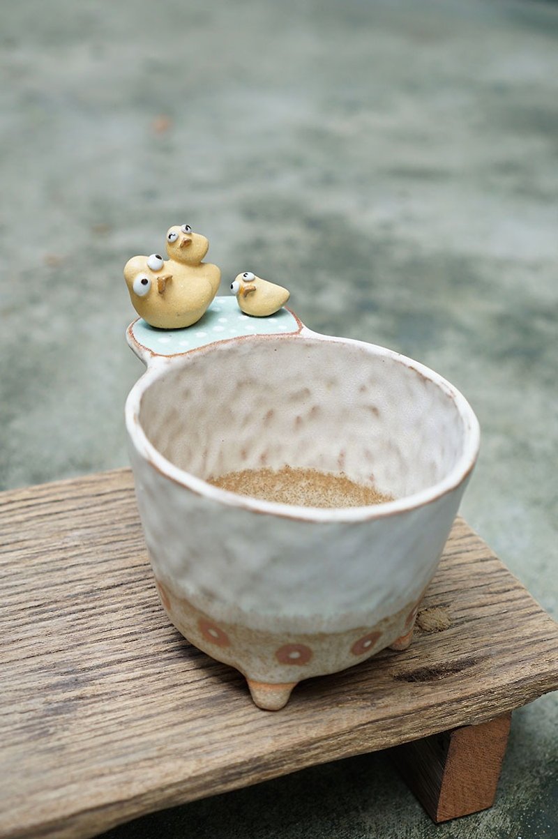 Plant pot with a duck,two tone,cactus,ceramics,pottery,handmade - 花瓶/陶器 - 陶 多色