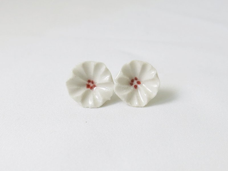 Cerisier en fleur陶瓷耳环/陶瓷饰品 - 耳环/耳夹 - 瓷 白色