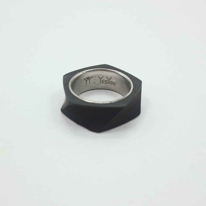 【印象】扭转造型黑水泥不锈钢简约戒指(非表面上色) - 戒指 - 水泥 黑色
