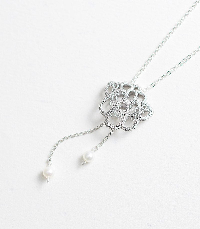 古典立体蕾丝珍珠吊坠项链  手作 925纯银 - 项链 - 珍珠 白色