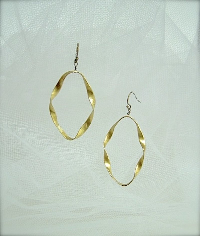 大きな輪のピアス - 耳环/耳夹 - 其他金属 金色