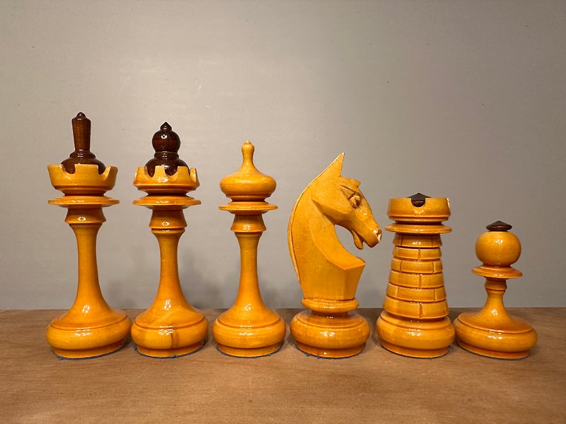 1980 年正宗苏联/俄罗斯国际象棋套装 - 桌游/玩具 - 木头 白色