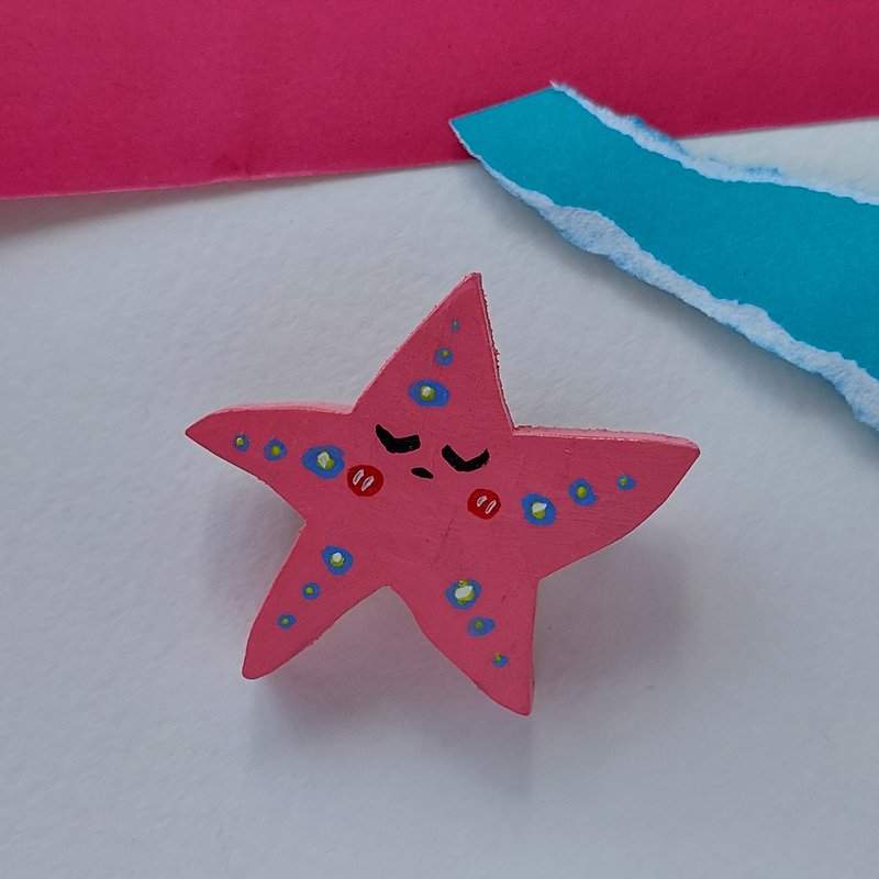 Hand-carved/painted wooden brooch -- pink starfish