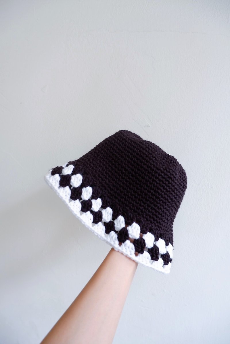 かぎ編みバケットハット　ブラック - 帽子 - 其他材质 黑色