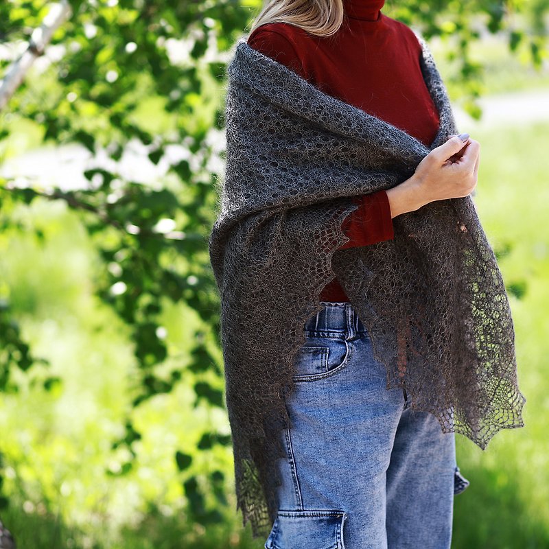 山羊绒制成的保暖羽绒围巾，适合季节变化 - 丝巾 - 羽绒 灰色
