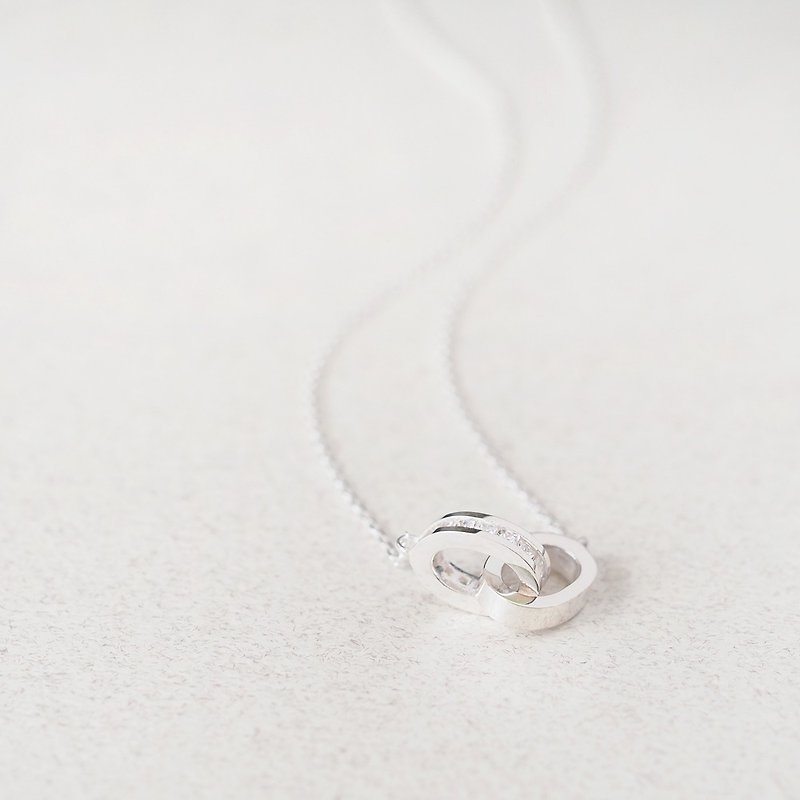 White Entwined Ring Necklace Silver925 - 项链 - 其他金属 银色