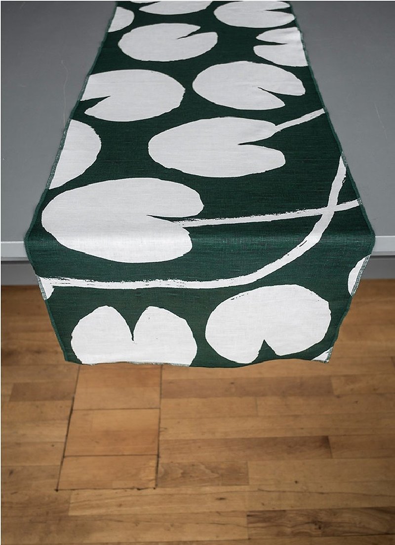北欧风设计款–荷花桌旗,深绿 Water lilies Table Runner,Green - 餐垫/桌巾 - 亚麻 绿色