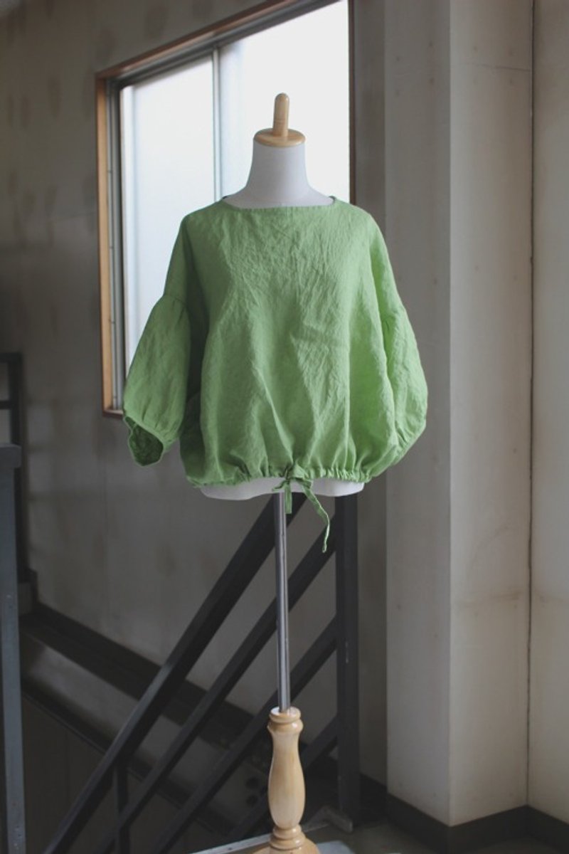 【春ＮＥＷカラー入荷】リネン裾ギャザープルオーバー ライムグリーン　リトアニアリネン100％ - 女装上衣 - 棉．麻 