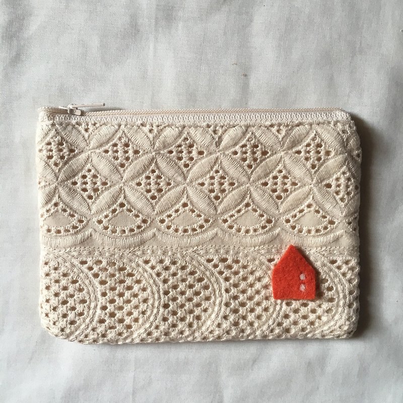 LACE POUCH : mini flower pattern - 化妆包/杂物包 - 棉．麻 白色