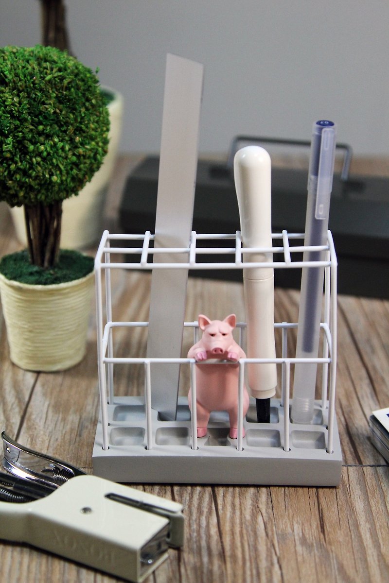 SUSS-日本Magnets动物监狱造形笔筒/文具收纳架 (粉红小猪)-生日礼物推荐/现货包邮 - 笔筒/笔座 - 其他材质 粉红色