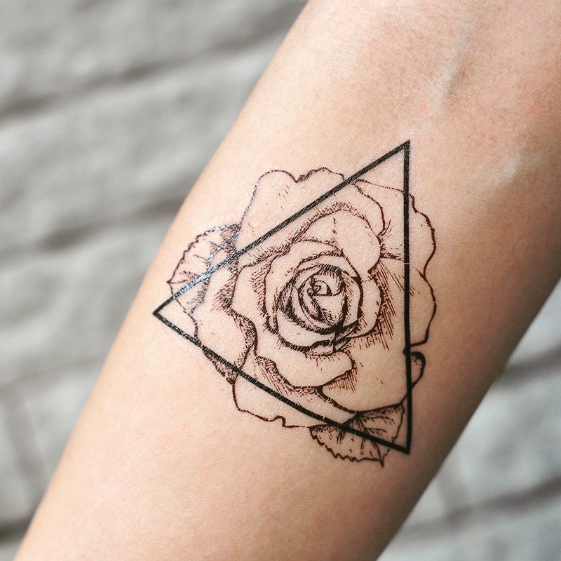 OhMyTat 三角玫瑰 Triangle Rose 刺青图案纹身贴纸 (2 张) - 纹身贴 - 纸 黑色