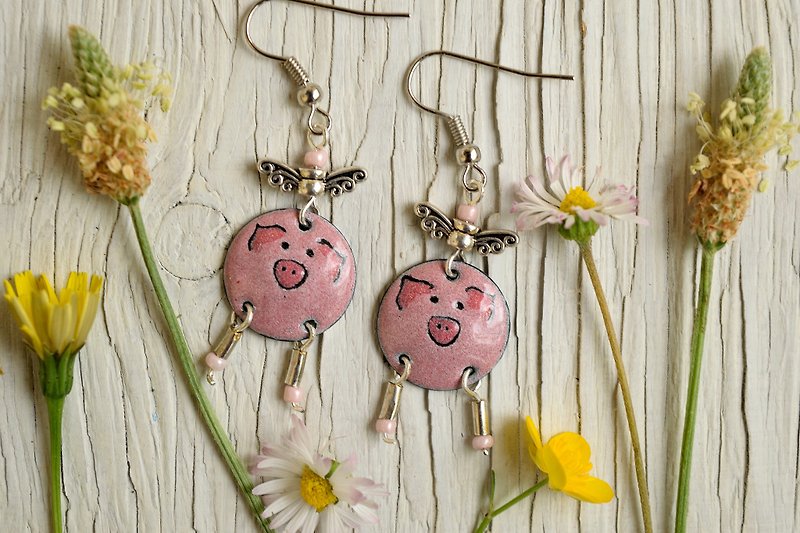 Pink Pig Enamel Earrings, Flying Pig, Pig With Wings, Piggy Earrings, Piglet, - 耳环/耳夹 - 珐琅 粉红色