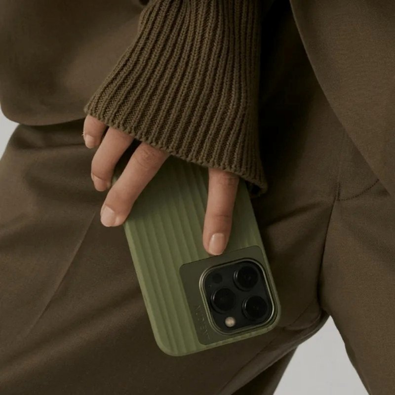【限时88折】NUDIENT | iPhone15~12 硅胶手机壳- BOLD/橄榄绿 - 手机壳/手机套 - 硅胶 绿色