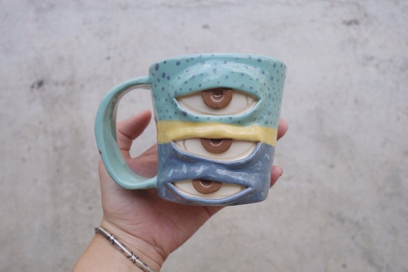 Handmade ceramic mug with 3 eyes in 3 color  :) - 花瓶/陶器 - 陶 蓝色