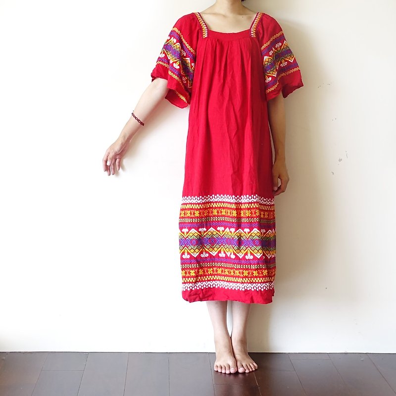 BajuTua /古着/ 70's 危地马拉 传统手织布刺绣洋装- 艳红 - 洋装/连衣裙 - 棉．麻 红色