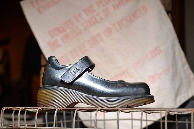 Vintage 英国Dr. Martens 银灰色厚底娃娃鞋 - 芭蕾鞋/娃娃鞋 - 真皮 灰色