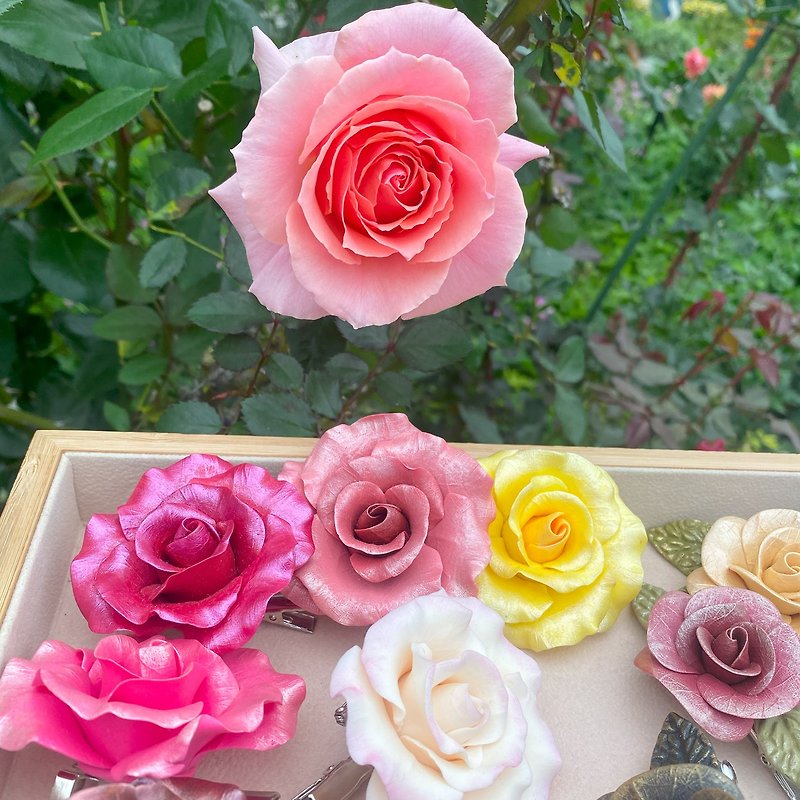 【专属幸福】玫瑰  胸针夹饰品 赠花香香氛片乙片 - 胸针 - 其他材质 