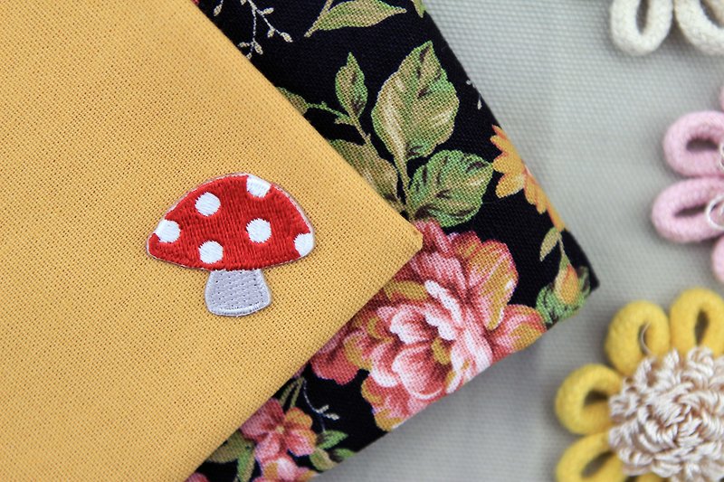 HouHou-Tricks神奇小蘑菇自黏燙布貼 - 玩具/玩偶 - 绣线 红色