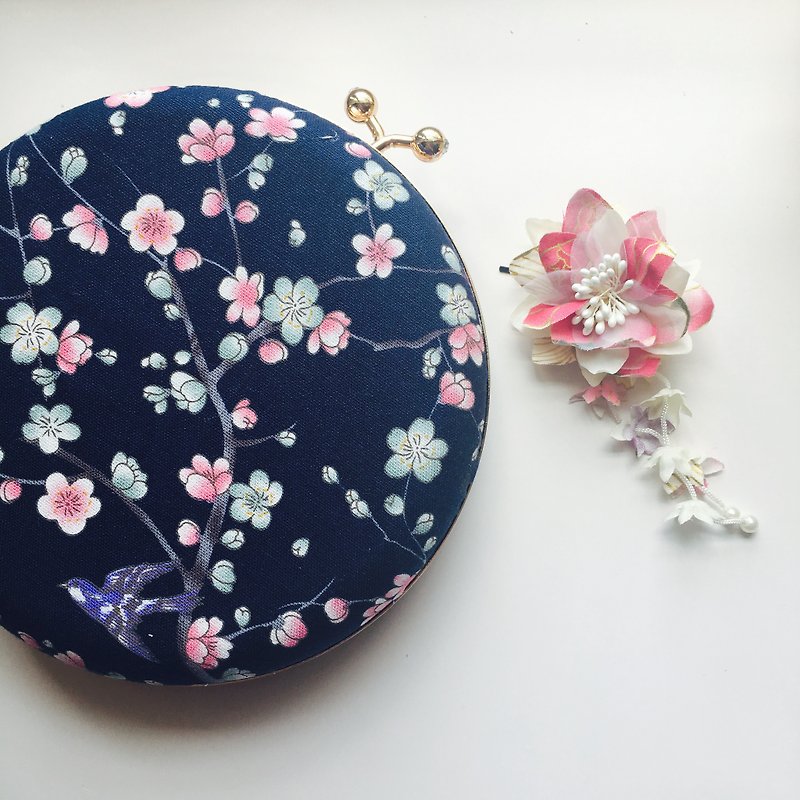 深蓝日式樱花纯棉布小圆包 - 可手拿/ 斜背两用 - 侧背包/斜挎包 - 棉．麻 蓝色