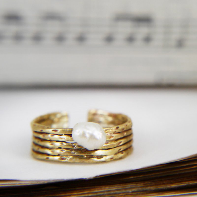 【安心出货】音乐系 -金色二分音符- 黄铜珍珠戒指 开放式戒圈 - 戒指 - 其他金属 金色