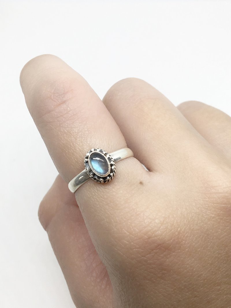 拉长石925纯银异国风格戒指 尼泊尔手工镶嵌制作 - 戒指 - 宝石 蓝色