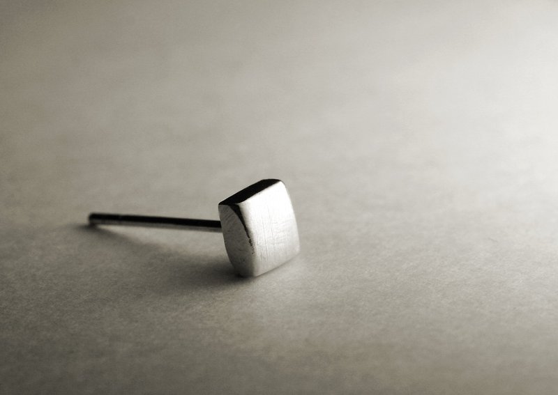 小方块造型纯银耳环(单支/一对) - 耳环/耳夹 - 其他金属 银色