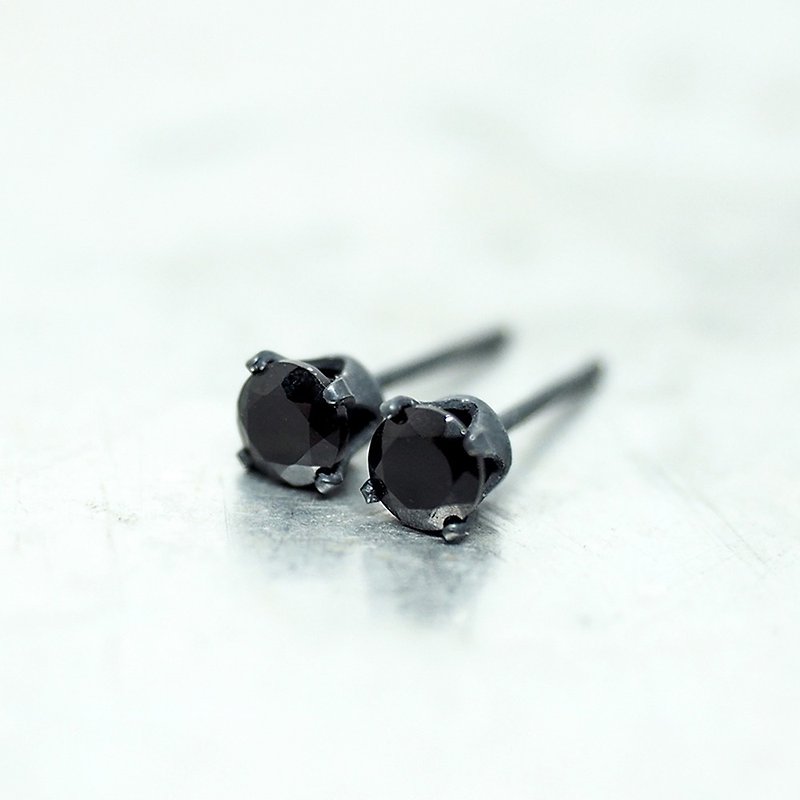 Tiny Black Spinel Earrings - Black Sterling Silver - 4mm Round - Onyx - 耳环/耳夹 - 其他金属 黑色