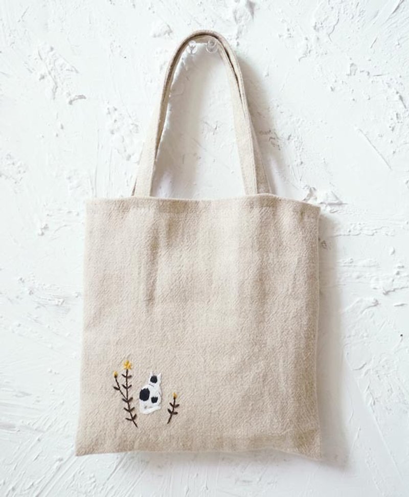 沉思的猫手工刺绣包 - 手提包/手提袋 - 棉．麻 白色