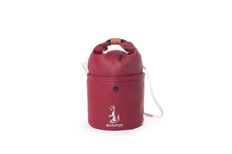 Arctomys EABA mini - 上蜡帆布 圆筒单肩斜挎包-红 - 侧背包/斜挎包 - 棉．麻 红色
