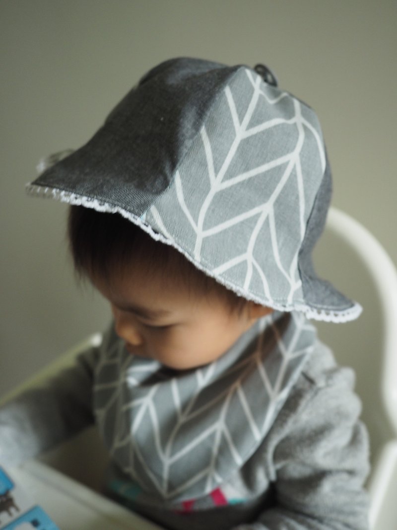 手作北欧简约风灰色图案双面帽子围兜发带套装 适合婴儿小童 - 满月礼盒 - 棉．麻 灰色