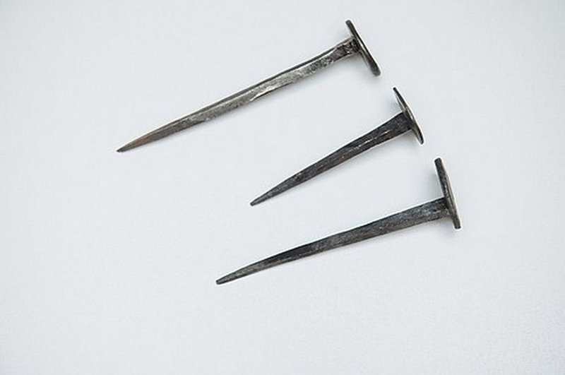 Hand Forged Iron Nails for Wood Crafts / Handmade Forged Blacksmith Nails - 摆饰 - 铜/黄铜 灰色