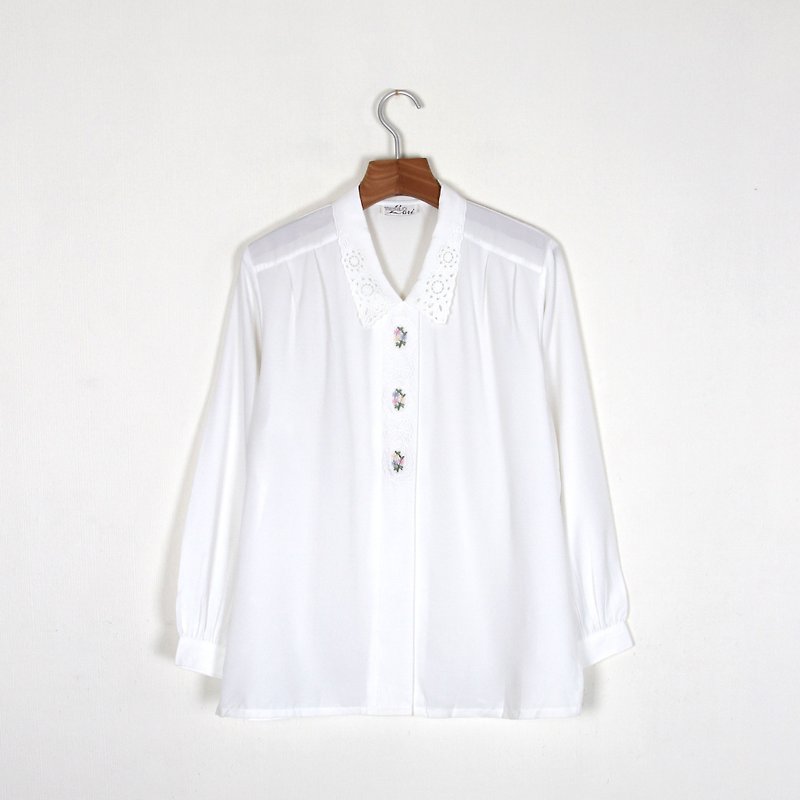 【蛋植物古着】纯白花束刺绣古着衬衫 - 女装衬衫 - 聚酯纤维 白色