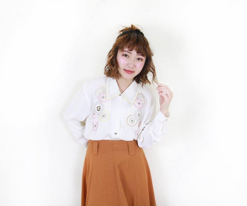 Back to Green:: 日本细致衣领纯白丝质衬衫 烟花 刺绣  vintage (JS-33) - 女装衬衫 - 丝．绢 