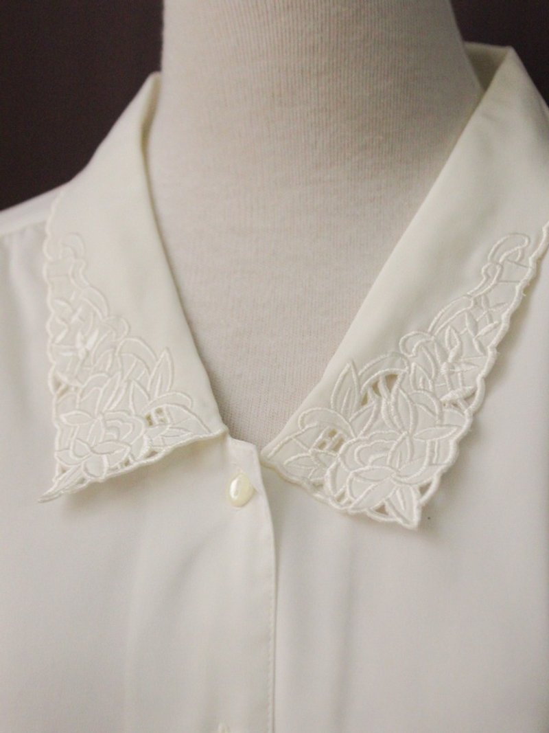 复古日本制典雅小花朵刺绣翻领宽松白色长袖古着衬衫  - 女装衬衫 - 聚酯纤维 白色