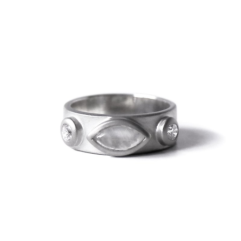 MIDAS — Moonstone Sterling Silver Ring in Matte - 戒指 - 其他金属 银色