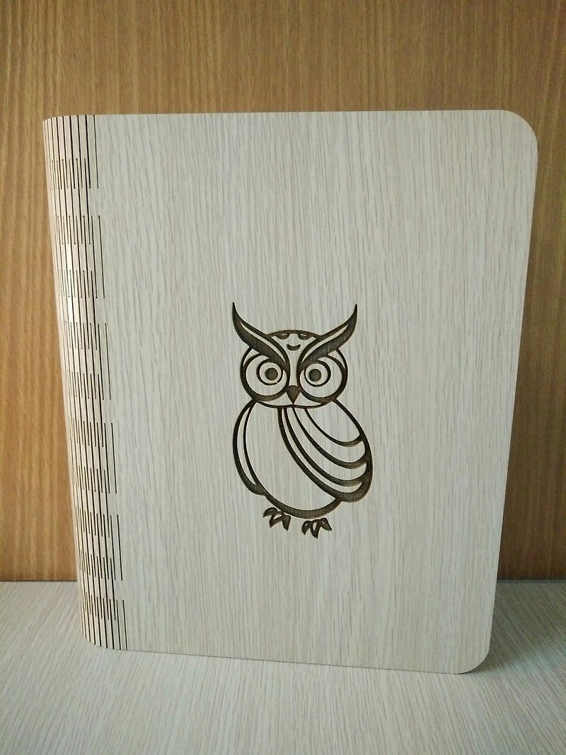【教师节礼物】A5─体成型笔记本─雷雕猫头鹰 笔记本 相册 - 笔记本/手帐 - 木头 