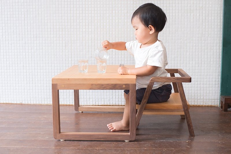 幼儿桌、椅组 (可加铁板) - 儿童家具 - 木头 