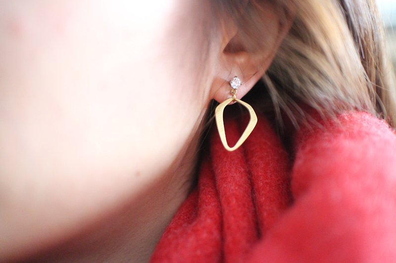 幸运物~~锆石黄铜几何图形耳针耳环(可改夹式) - 耳环/耳夹 - 其他金属 红色