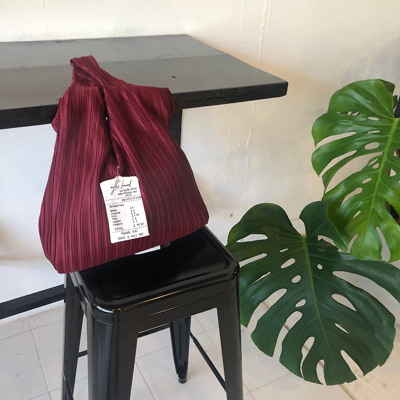 Wyllabrand Pleated bag Red velvet latte - 手提包/手提袋 - 其他材质 红色
