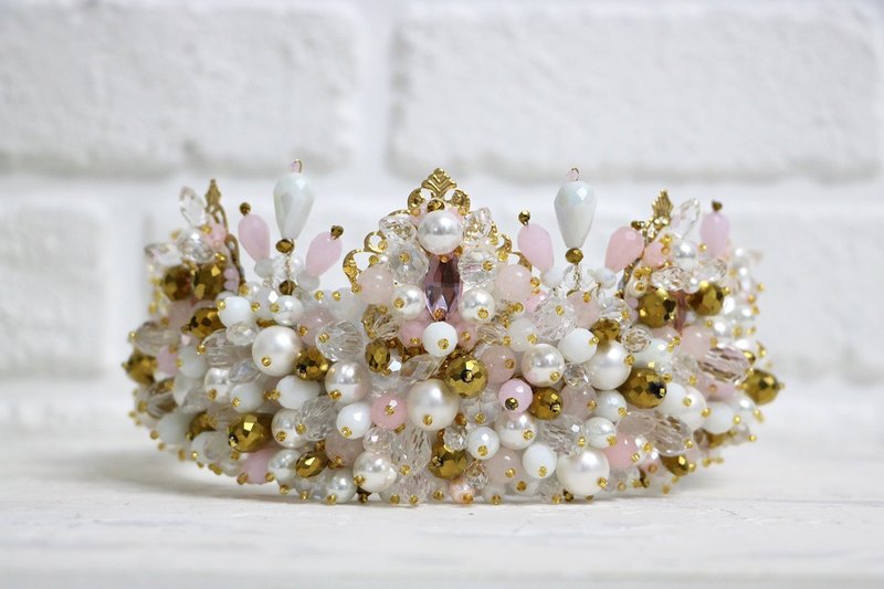 Pink crown Beaded bridal tiara Rose gold royal diadem Wedding handmade crown - 发饰 - 玻璃 粉红色