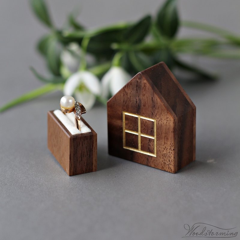 Slim house proposal ring box with gold color window, pocket size engagement box - 收纳用品 - 木头 