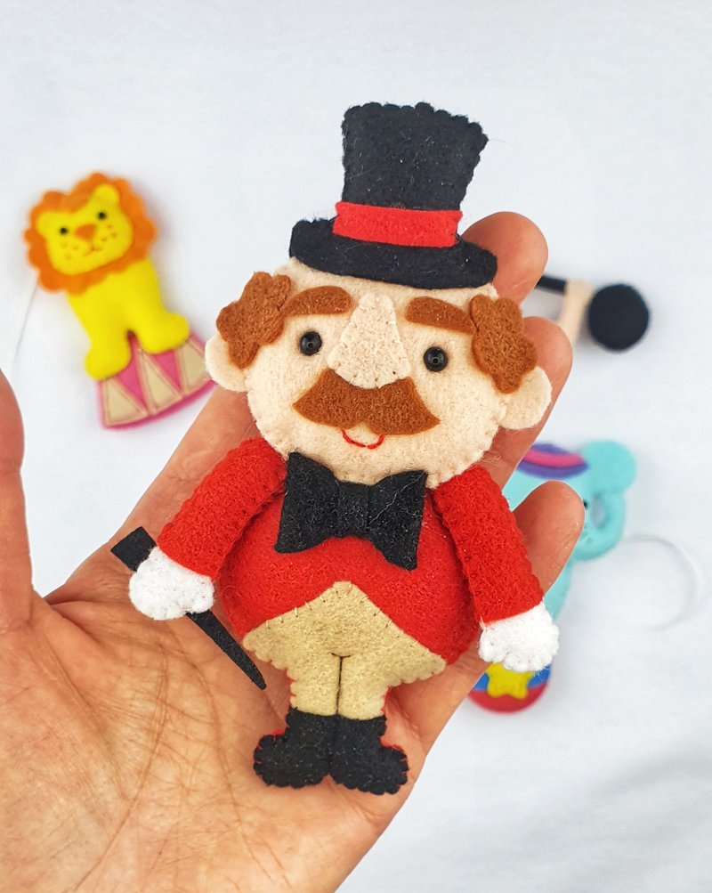 Lion's tamer Kawaii ornament  circus character mini figurine - 玩偶/公仔 - 聚酯纤维 红色