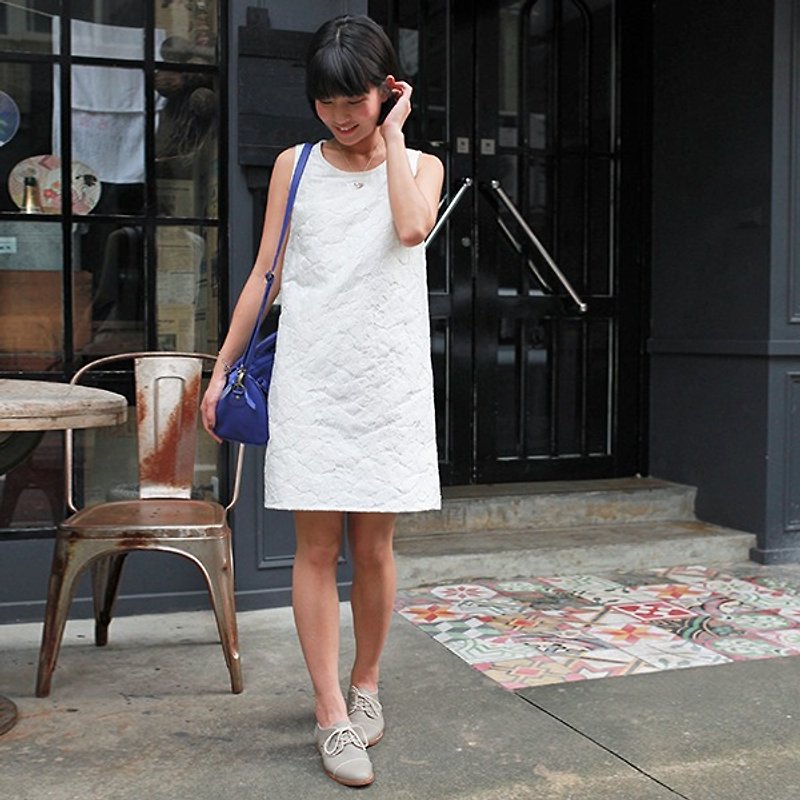 GT白色小花无袖洋装 - 洋装/连衣裙 - 棉．麻 白色