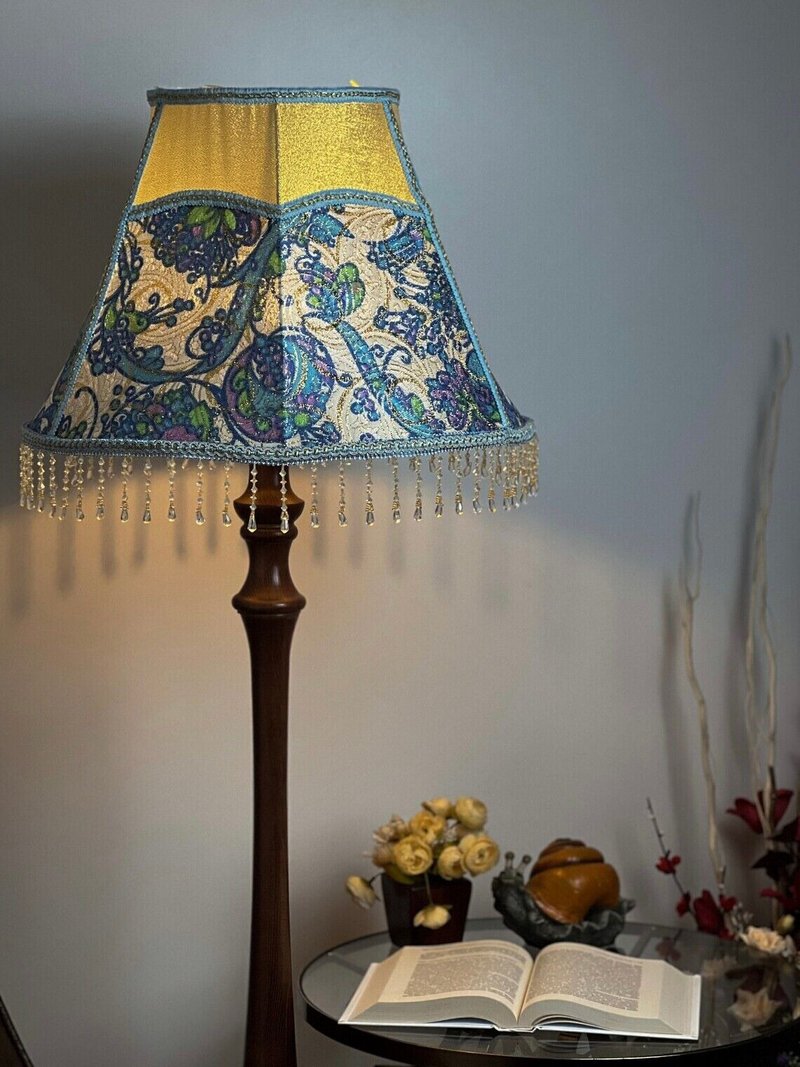 Victorian lampshade fabric with a floral pattern - 灯具/灯饰 - 其他材质 多色