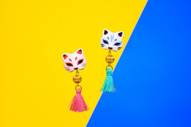 【日本神社风耳环系列】猫面の神秘/猫面具/白色款/单流苏 - 耳环/耳夹 - 树脂 多色