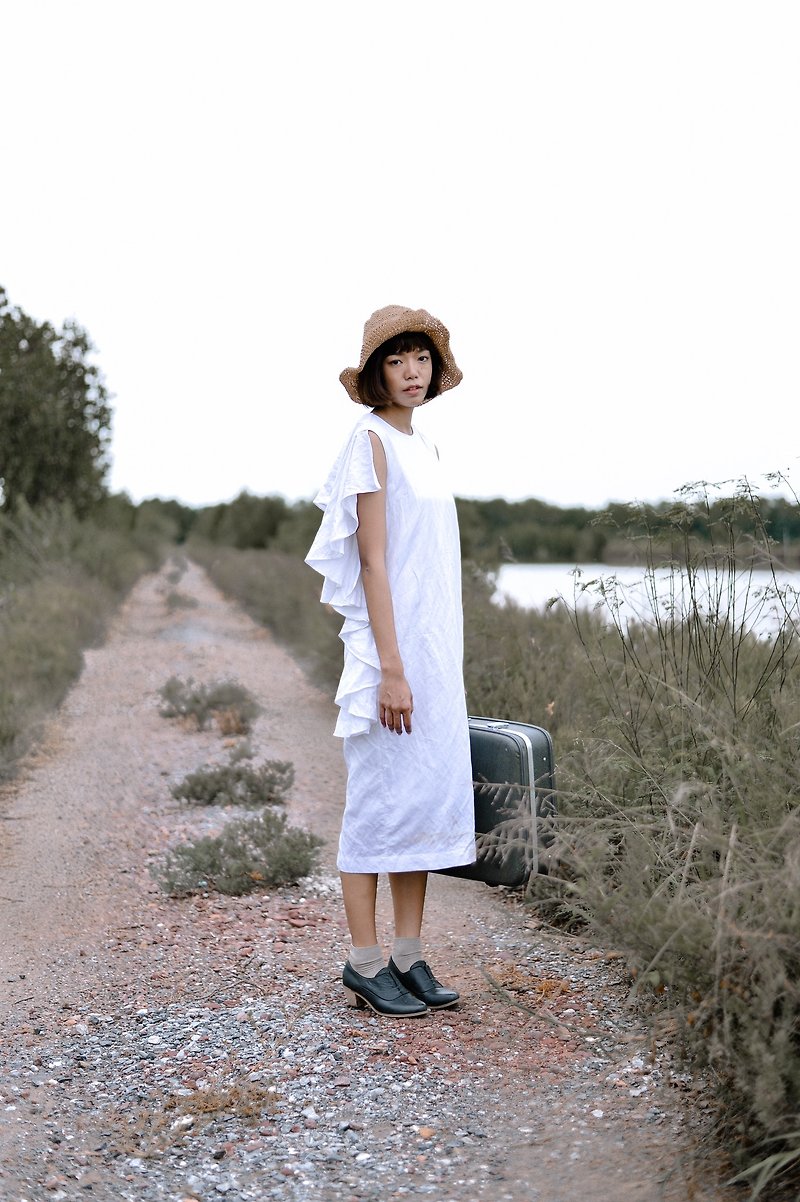 Mani Mina White Midi Dress Frill Back - 洋装/连衣裙 - 棉．麻 
