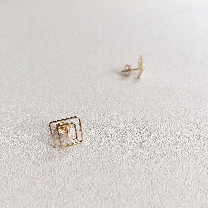 迷宫。方形珍珠耳环 - 耳环/耳夹 - 其他金属 金色