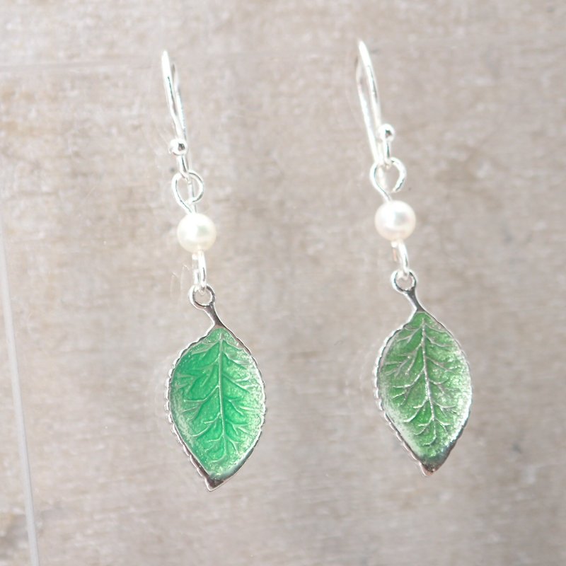 纯银 小绿叶 925 淡水珍珠 防敏感耳环 - 耳环/耳夹 - 纯银 绿色