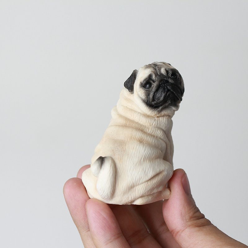 巴哥犬 pug  回眸动物系列  办公室 疗愈小物 礼物 - 摆饰 - 树脂 卡其色