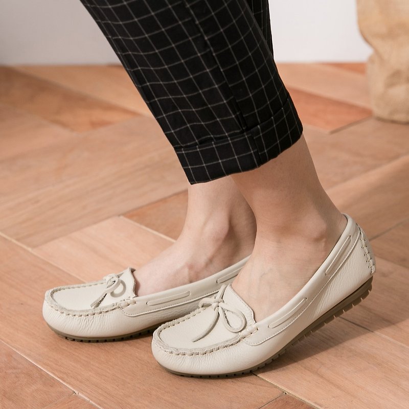 Maffeo 豆豆鞋 平底鞋 水洗皮革 美好假期蝴蝶结柔软升级豆豆鞋(1108暖心米) - 芭蕾鞋/娃娃鞋 - 纸 白色
